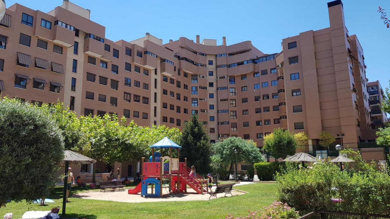 Residencial En Madrid Alquiler De Corta Estancia No Turistico Esterno foto