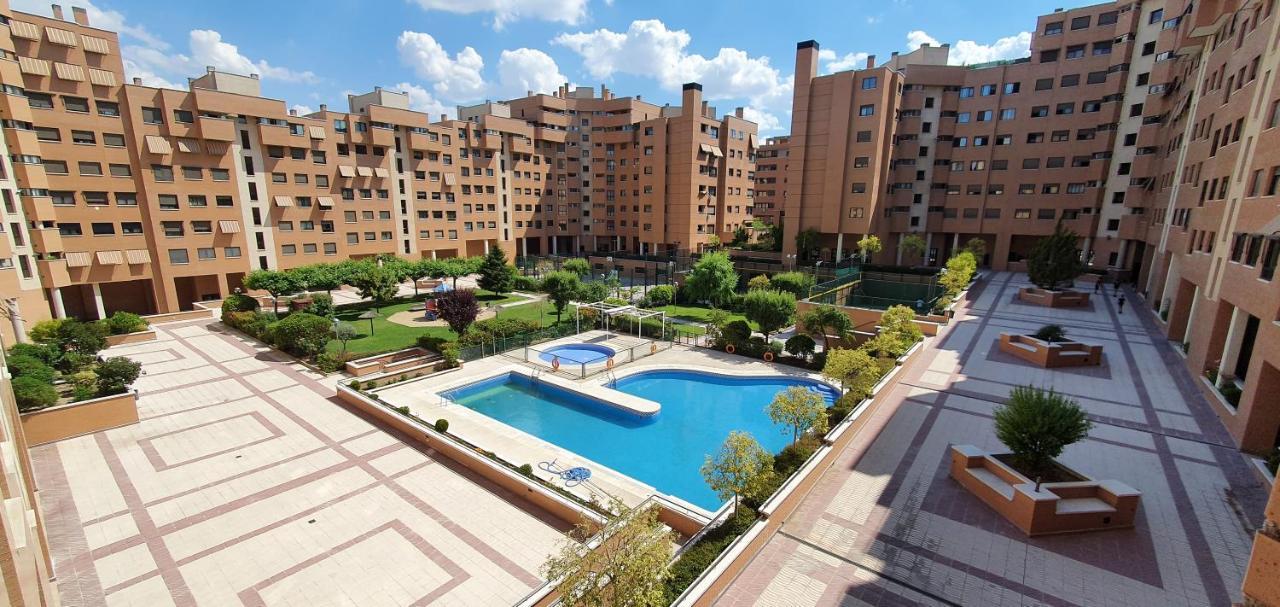 Residencial En Madrid Alquiler De Corta Estancia No Turistico Esterno foto