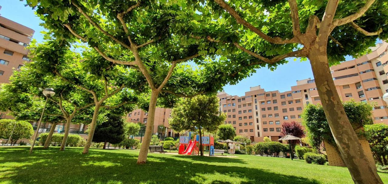 Residencial En Madrid Alquiler De Corta Estancia No Turistico Esterno foto