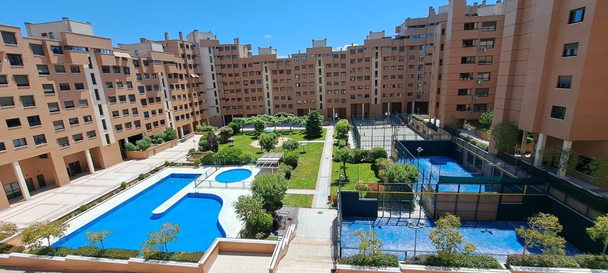 Residencial En Madrid Alquiler De Corta Estancia No Turistico Esterno foto